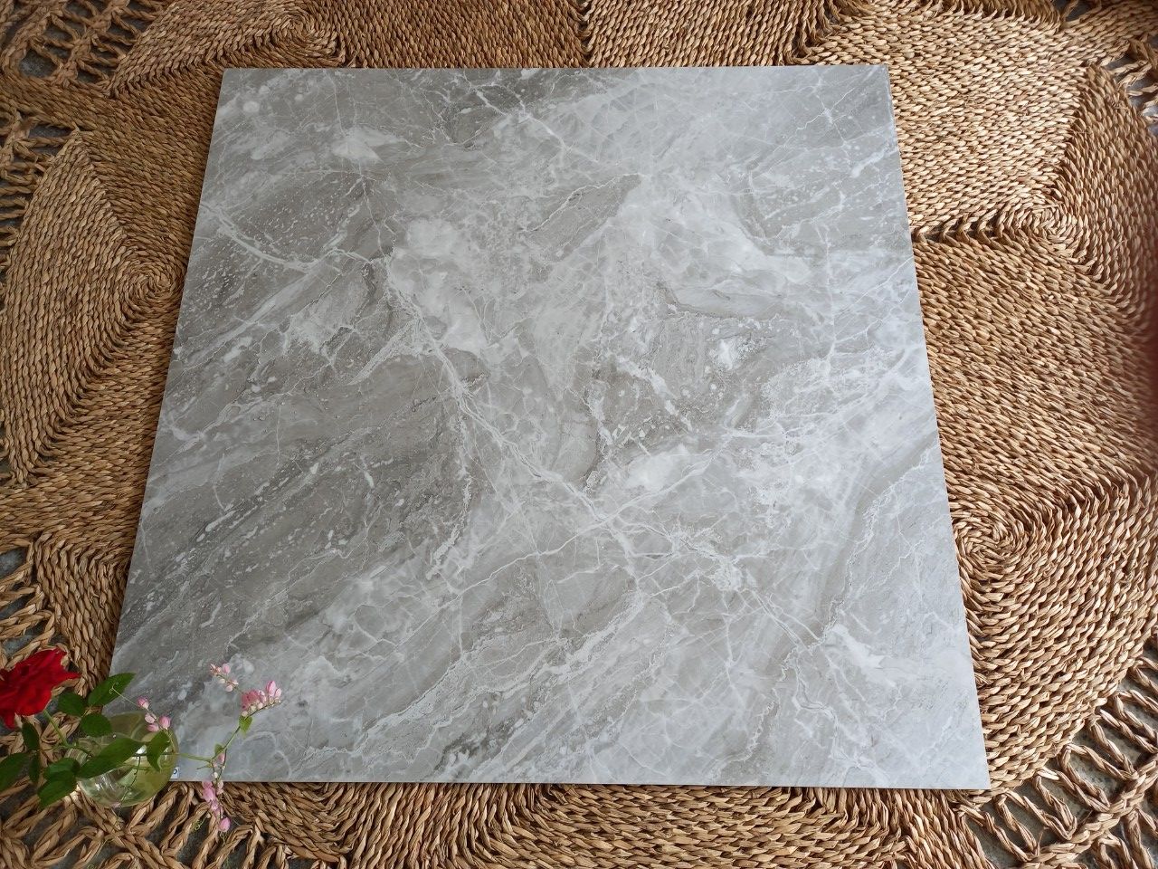 Gạch bóng kiếng lát nền  Platinum 80x80cm