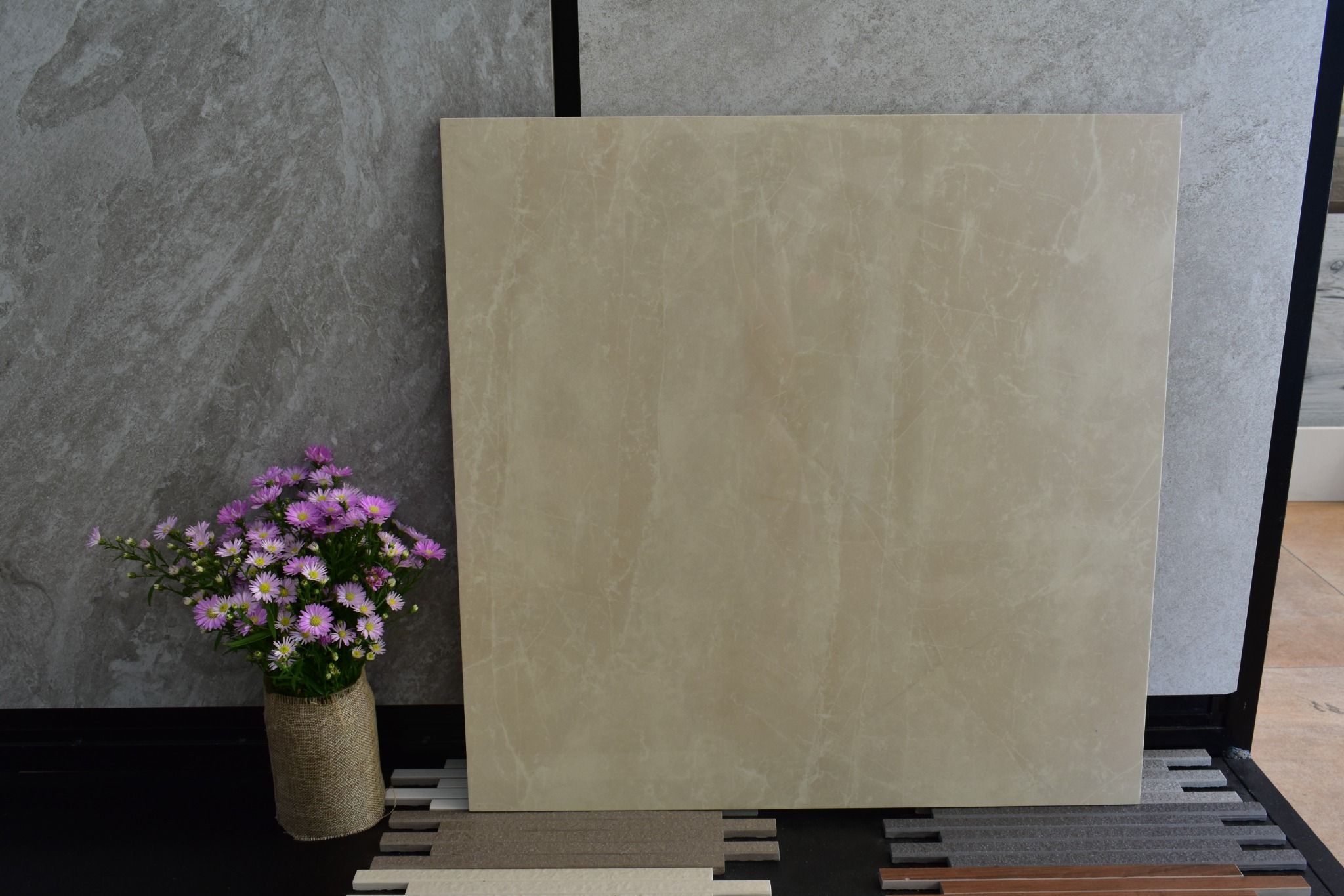 Gạch bóng kiếng 60x60 sale