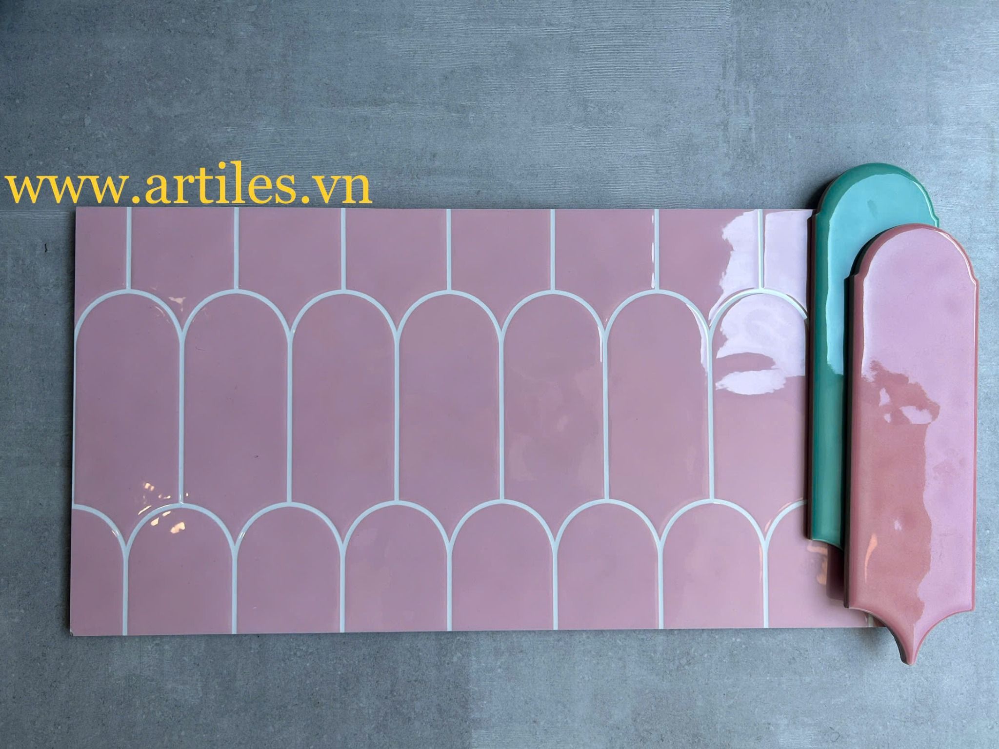 Gạch ốp tường 30x60cm lông vũ màu hồng