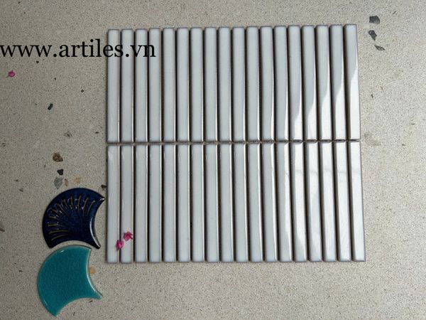 Gạch mosaic thanh que men rạn màu trắng sữa