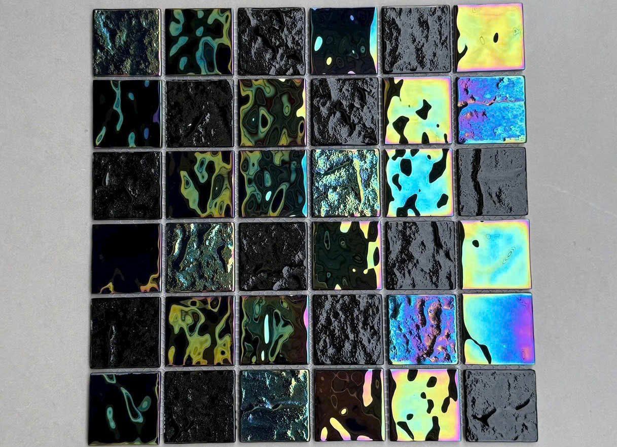 Gạch mosaic thủy tinh lấp lánh màu đen ArtM7015
