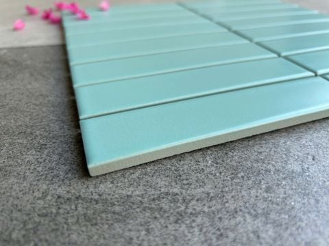  Gạch mosaic que đũa màu xanh nhạt 