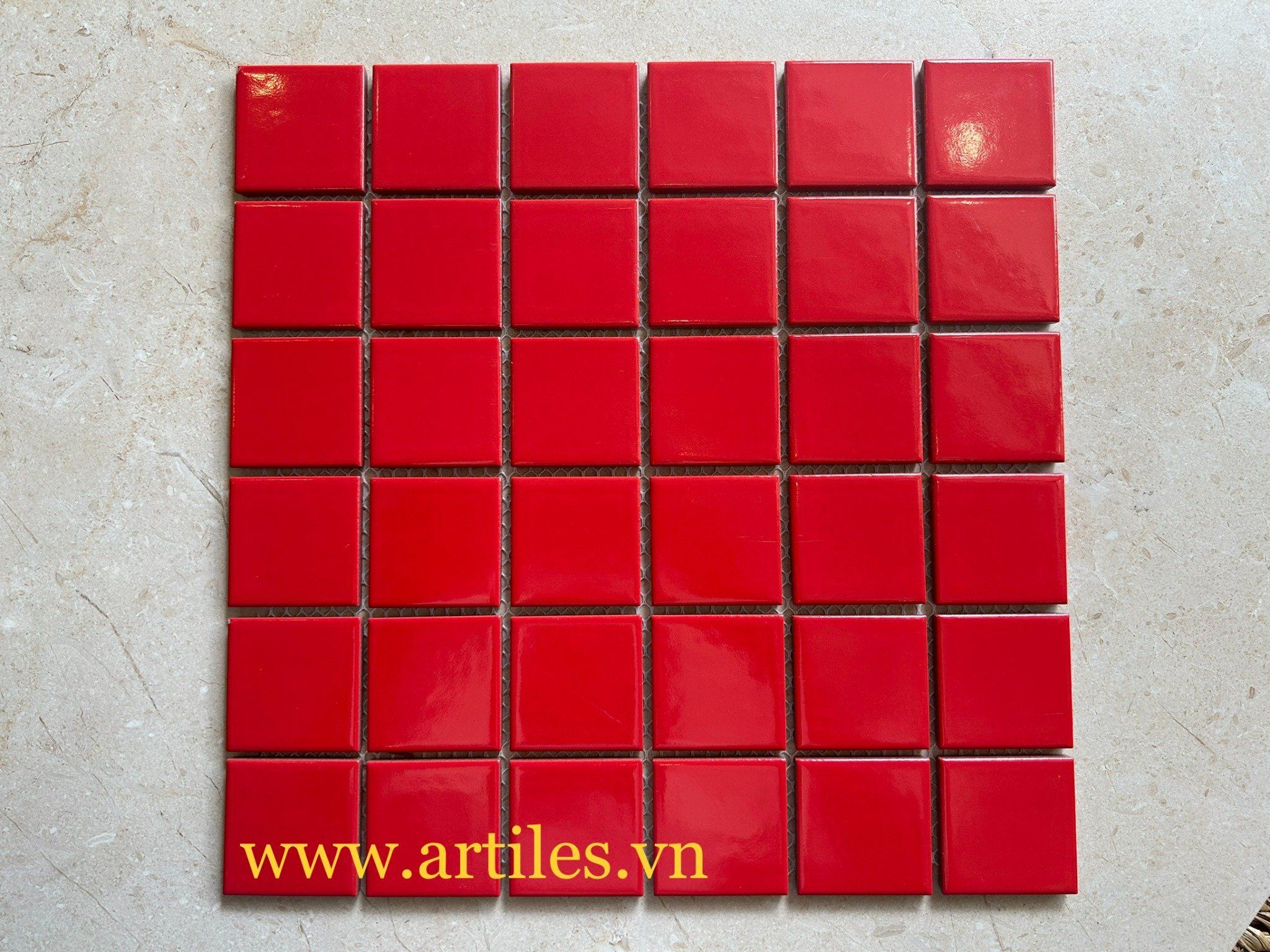 Gạch mosaic màu đỏ bóng