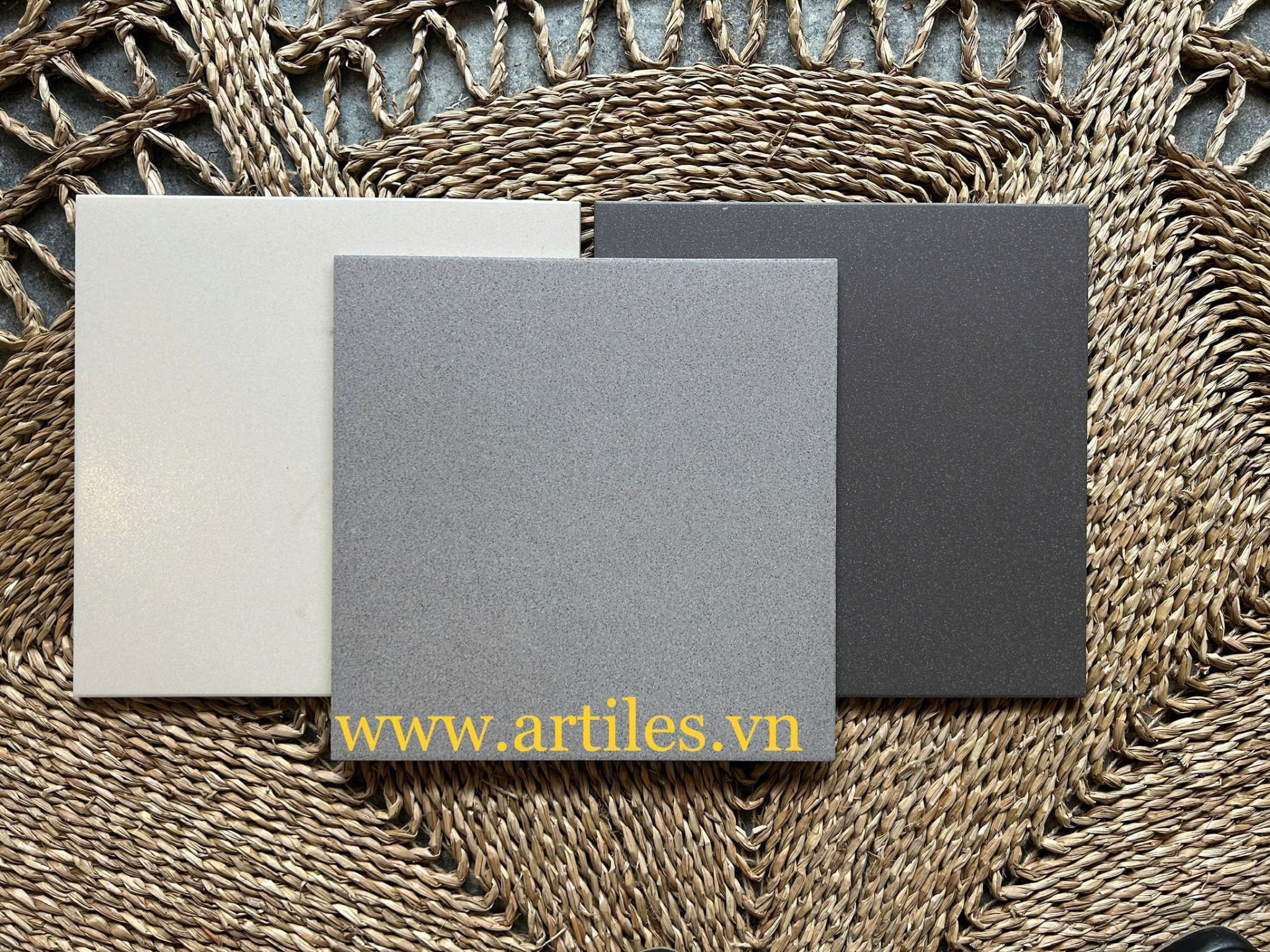 Gạch đá ép đồng chất 30x30cm mờ phẳng