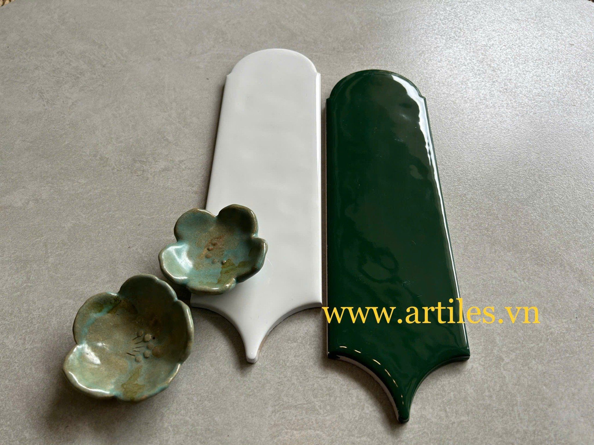 Gạch lông vũ màu xanh lá đậm