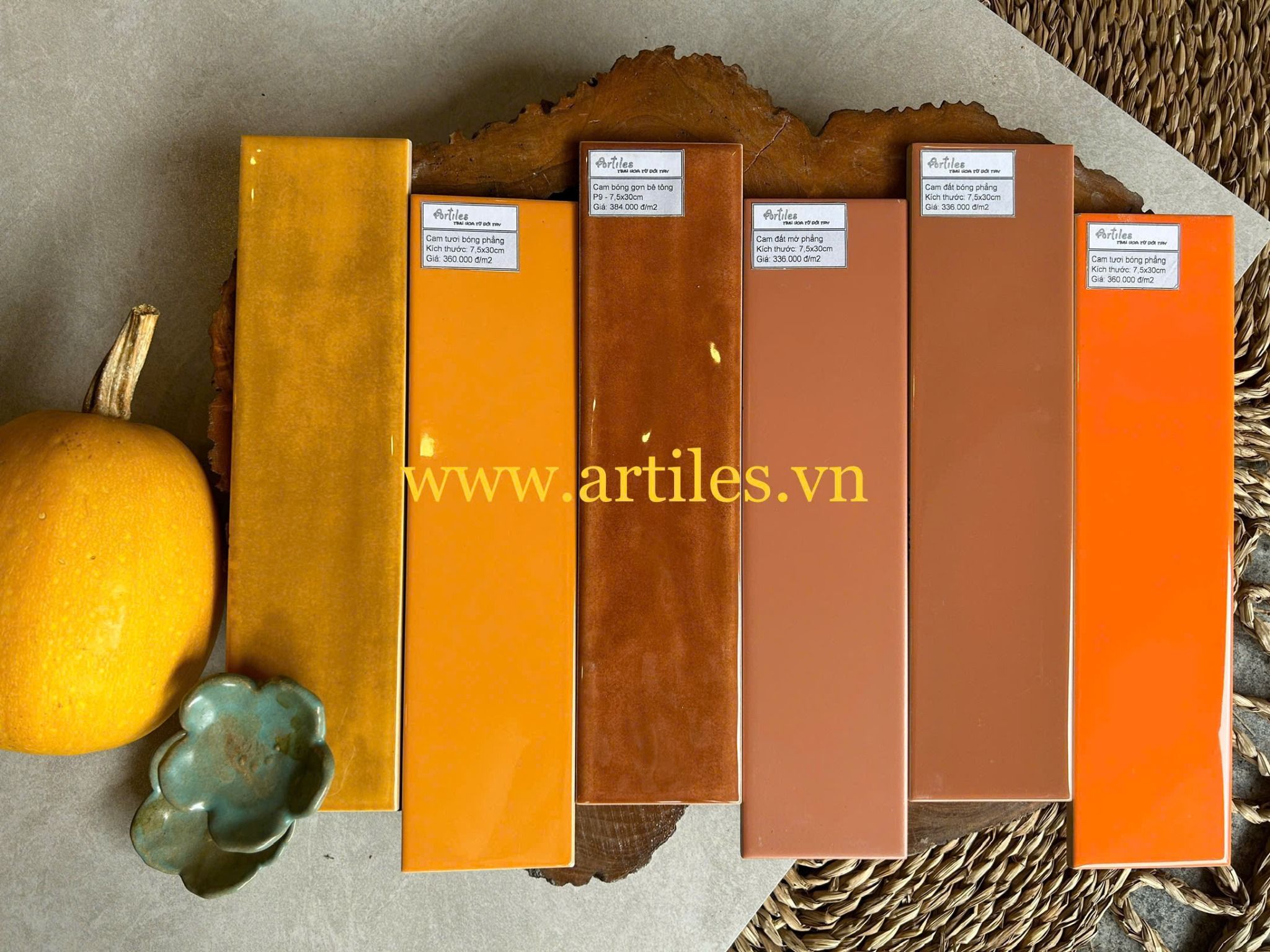 Gạch thẻ màu cam màu vàng