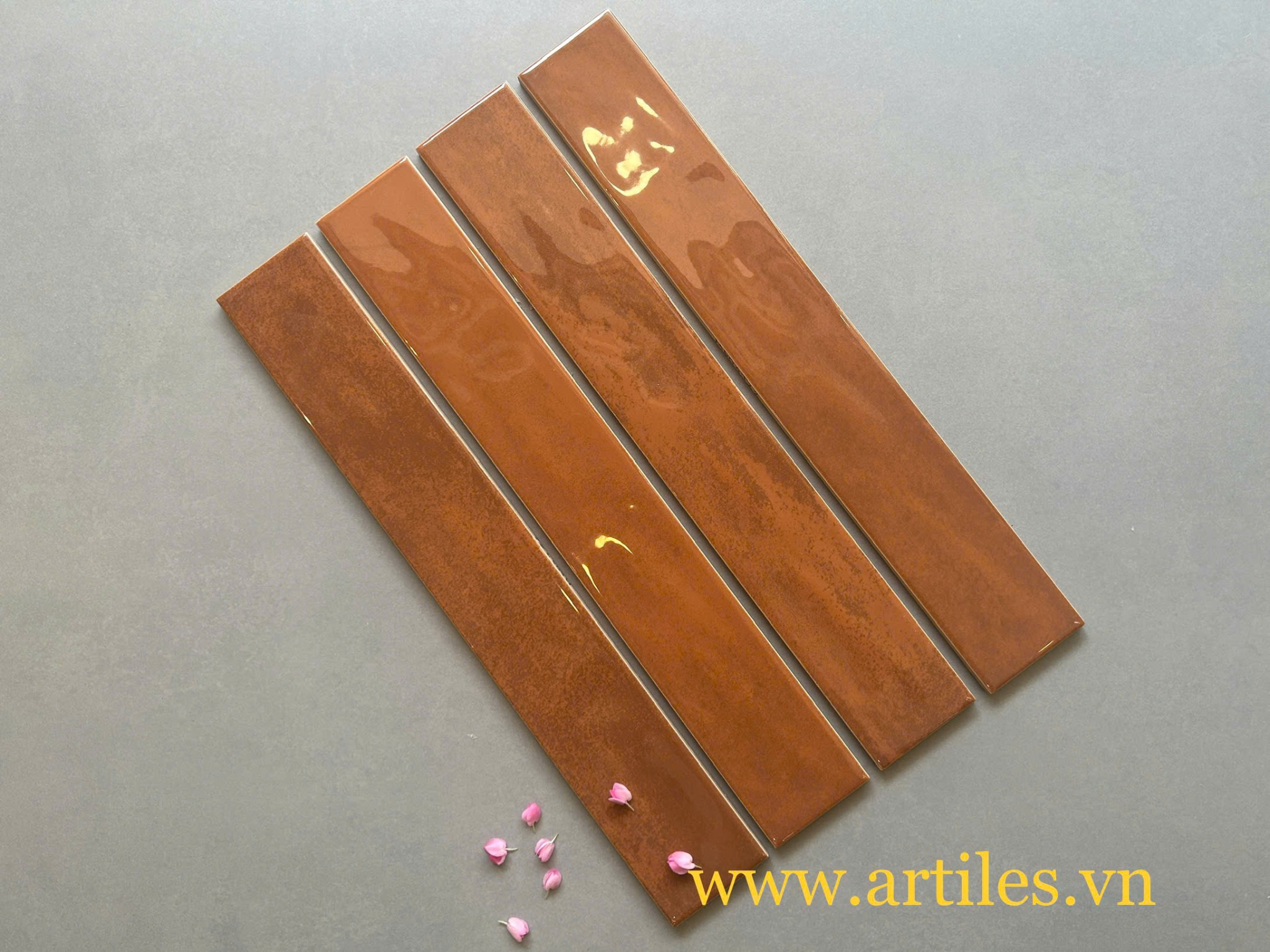 Gạch thẻ bóng lượn màu cam đất 60x400mm