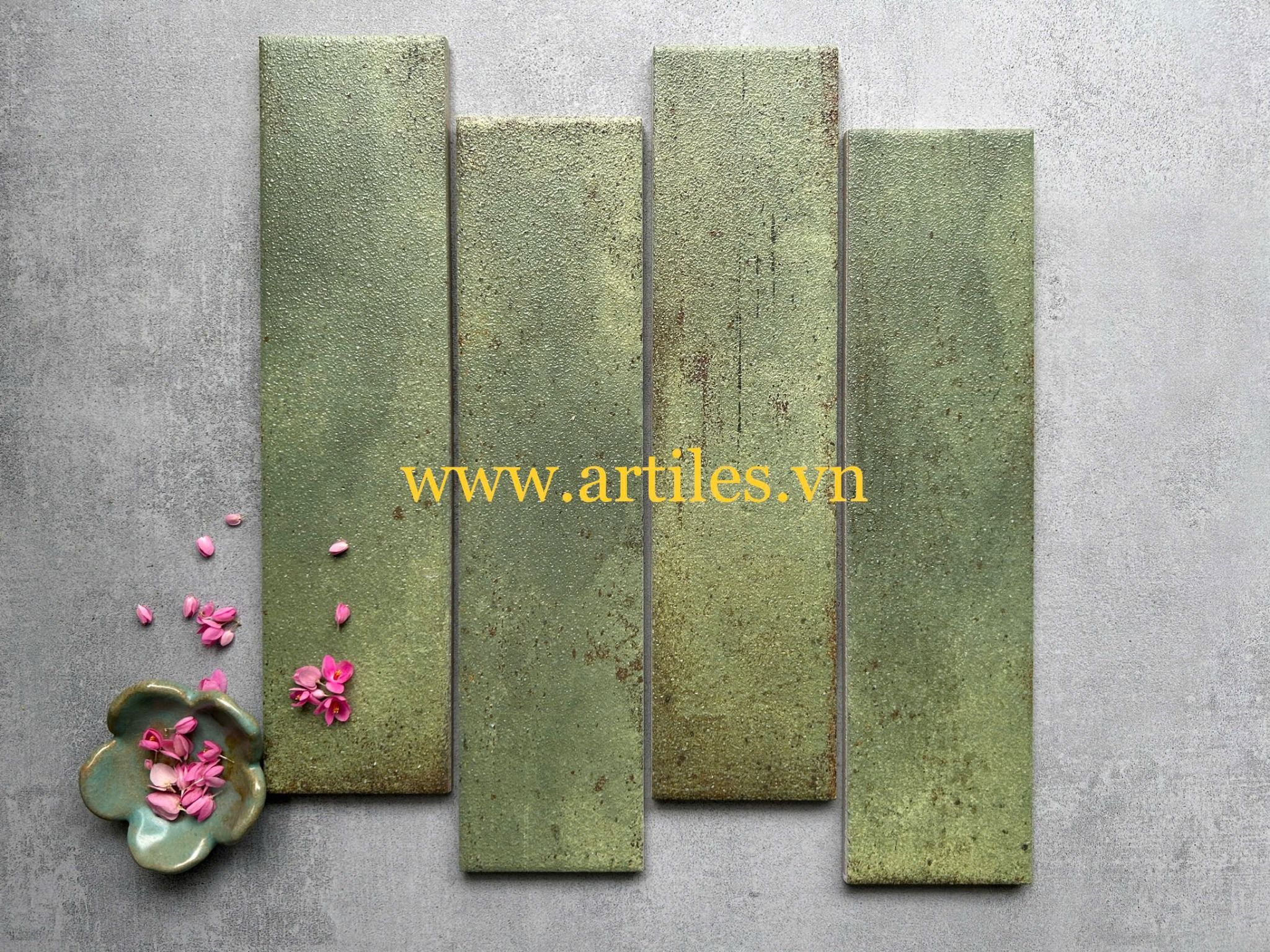 Gạch thẻ xanh lá mờ hiệu ứng hạt đường 06SG