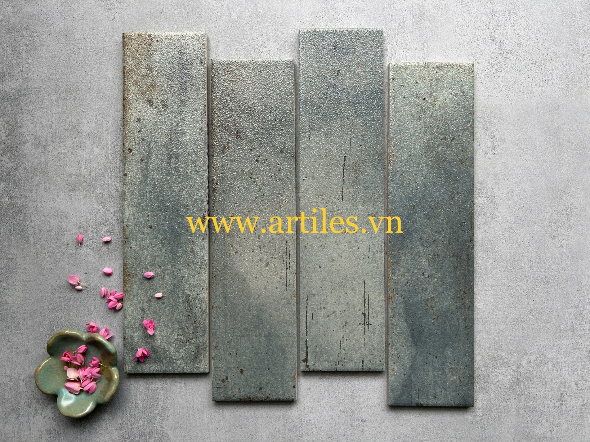 Gạch thẻ xanh dương mờ hiệu ứng hạt đường 18SG