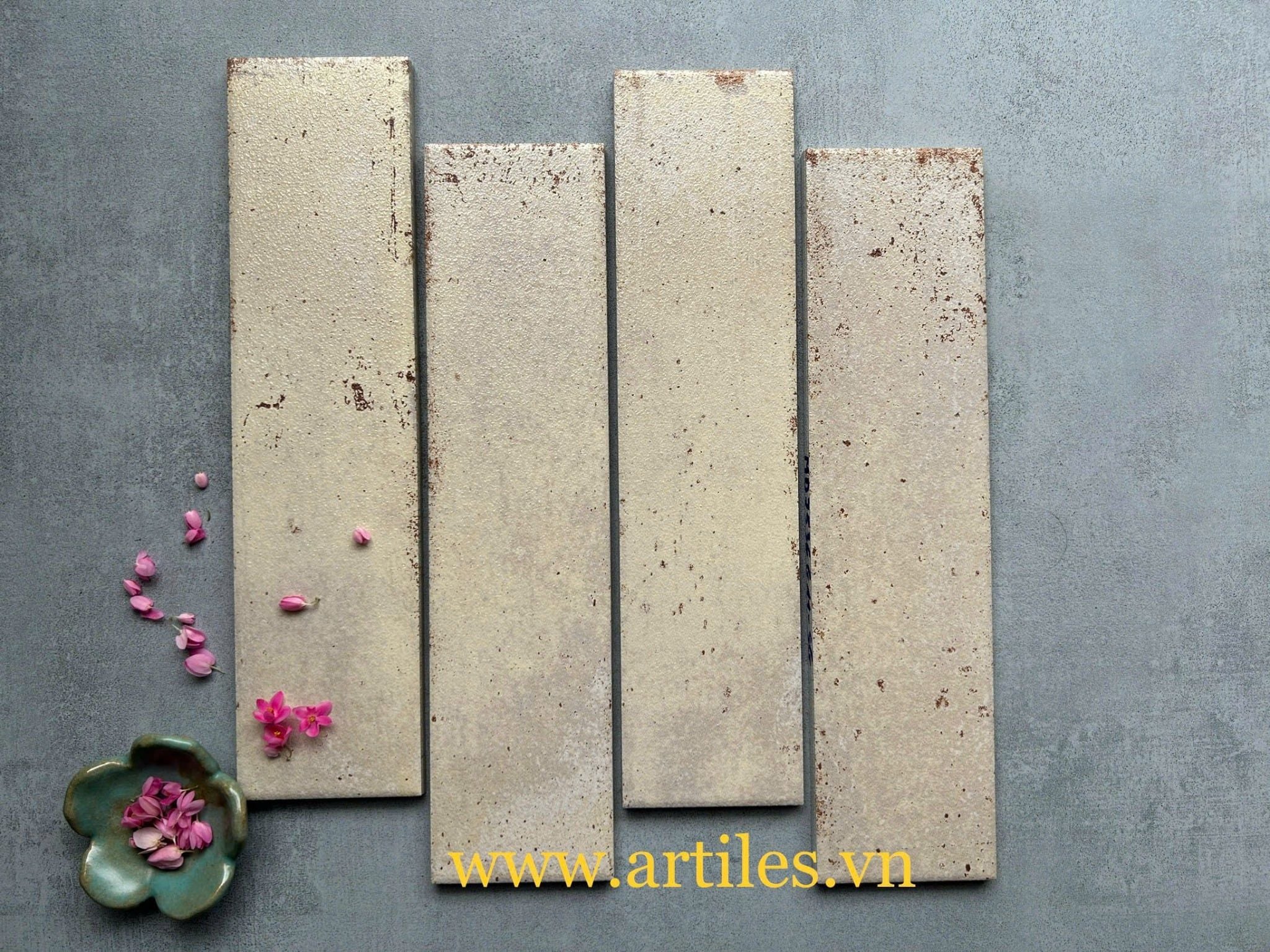 Gạch thẻ trắng mờ hiệu ứng hạt đường 11SG