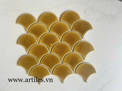  Gạch mosaic vảy cá men rạn màu vàng 