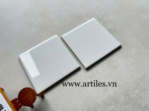 Gạch thẻ màu 100x100mm trắng bóng 