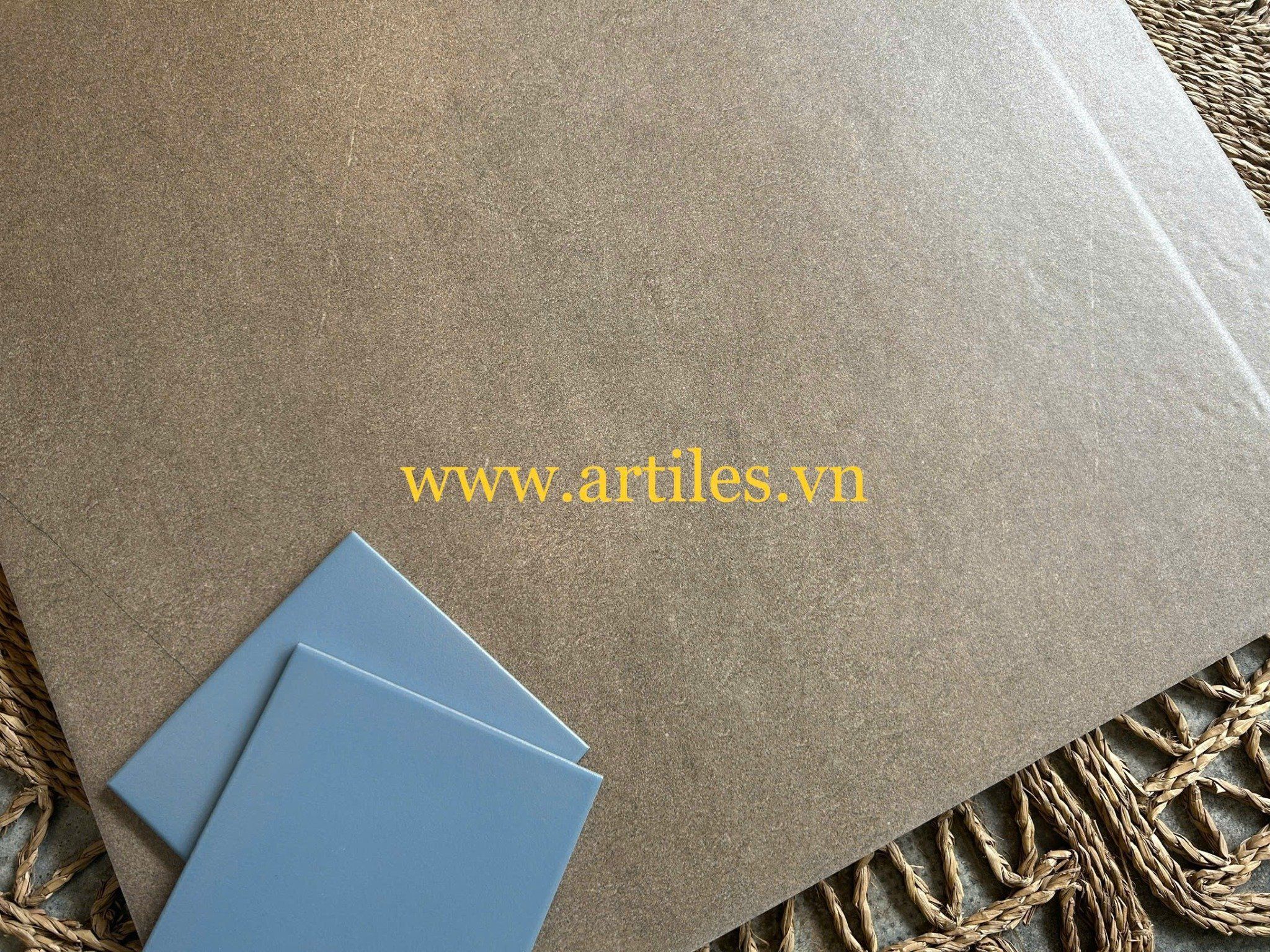 Đá mờ lát nền 80x80cm màu nâu