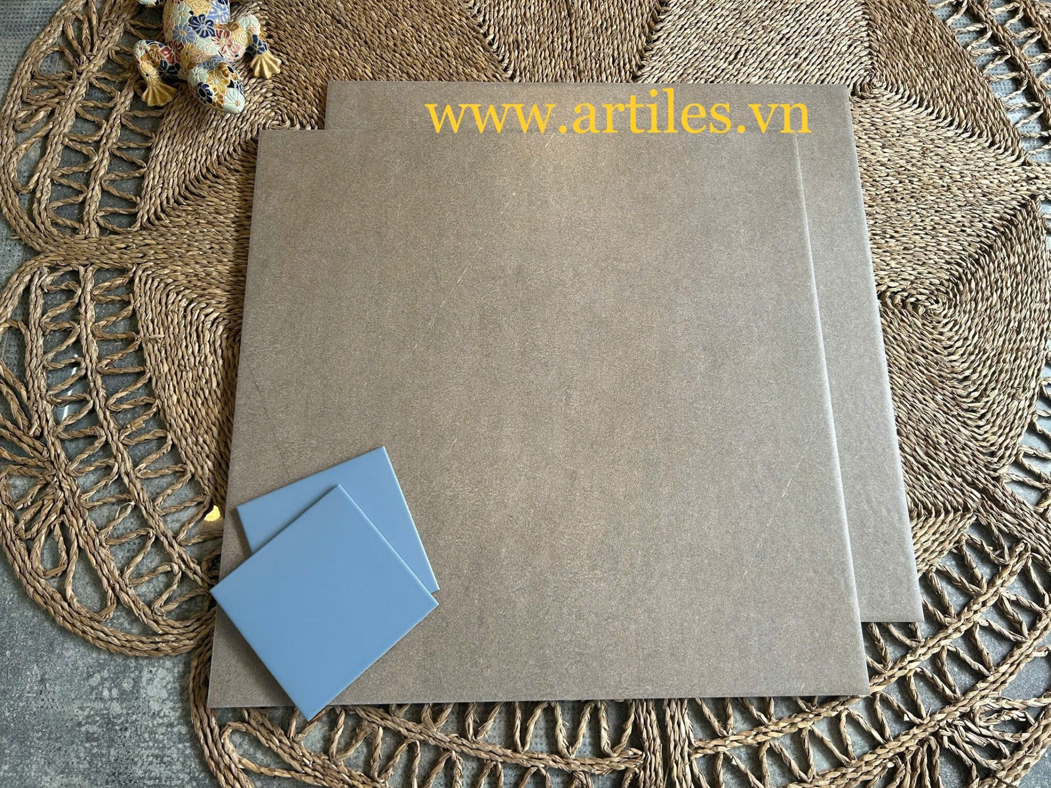 Đá mờ lát nền 80x80cm màu nâu