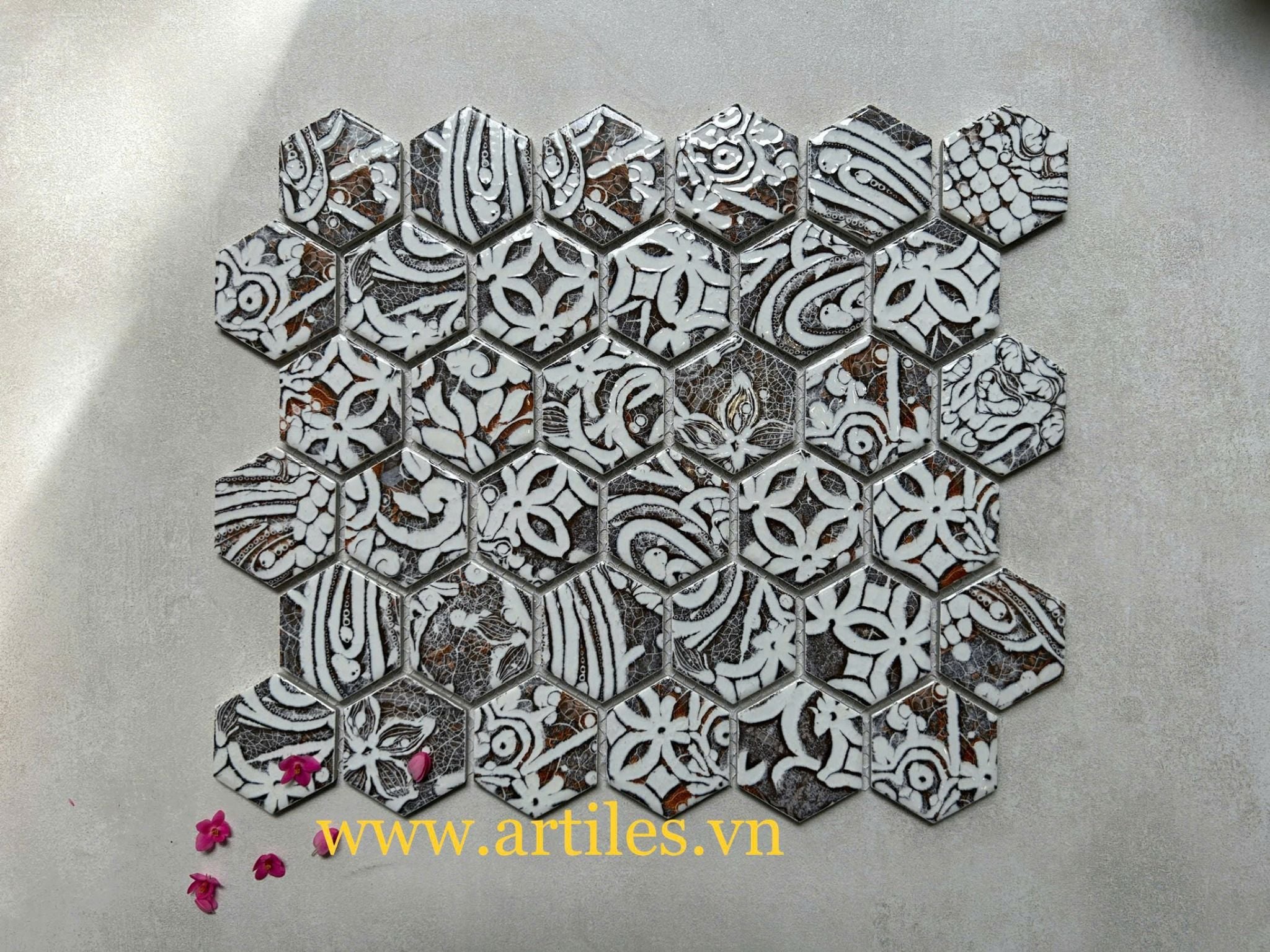 Mosaic lục giác hoa văn