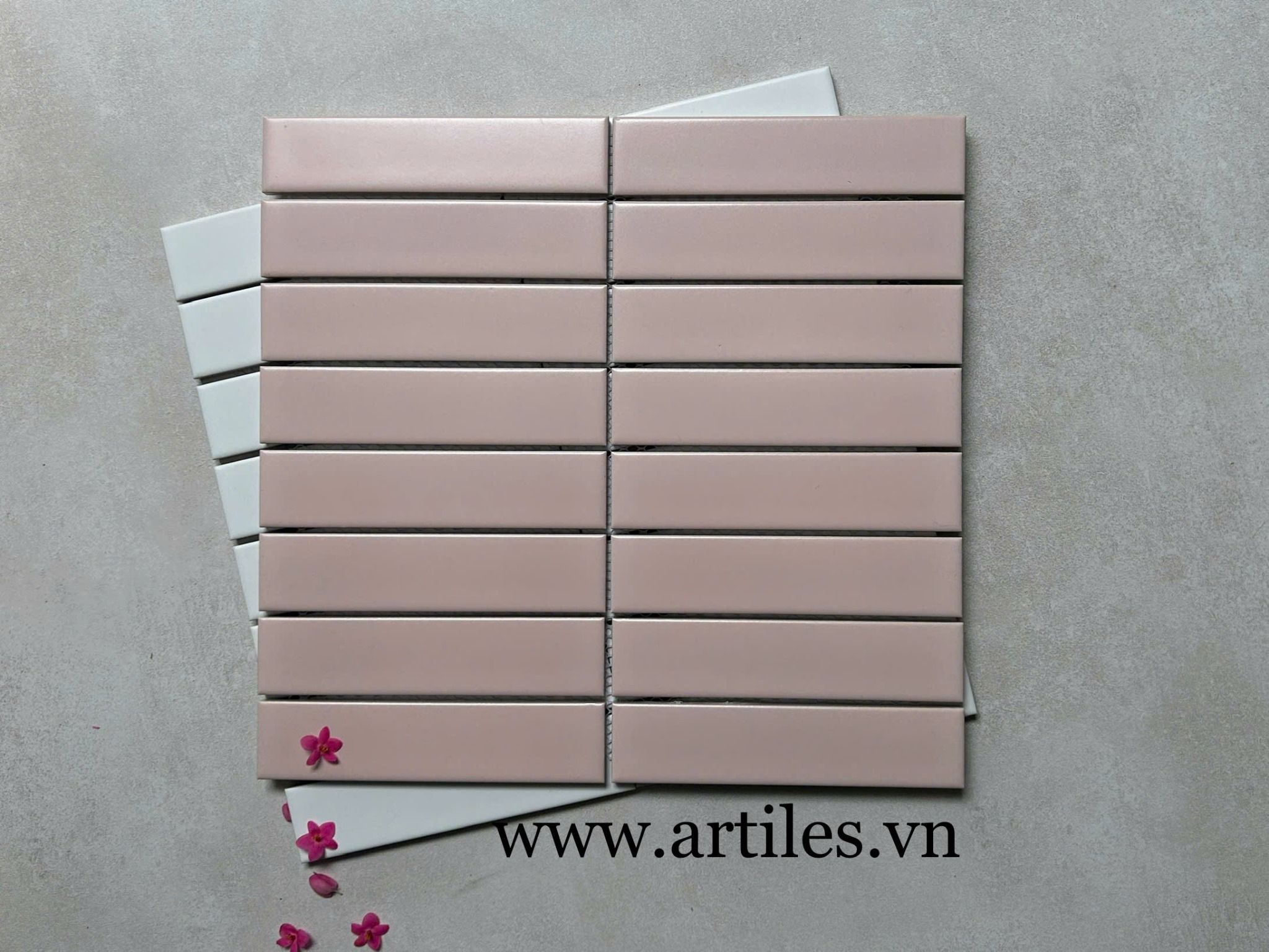 Gạch mosaic que đũa màu hồng