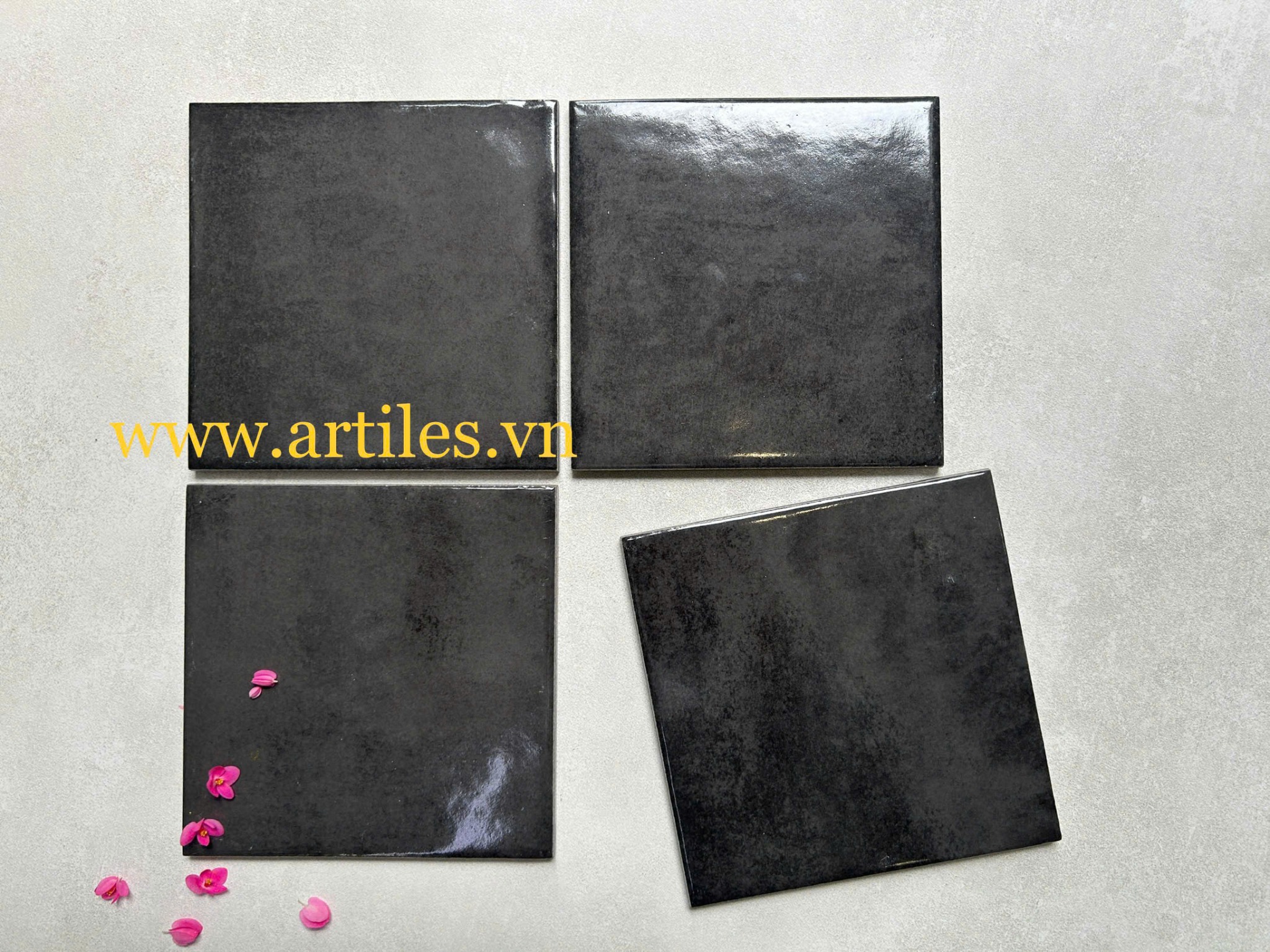 Gạch thẻ vuông đen bóng hiệu ứng 08G