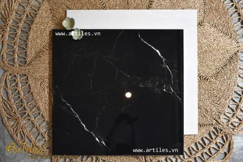  Gạch bóng 80x80 đen tia chớp At010 