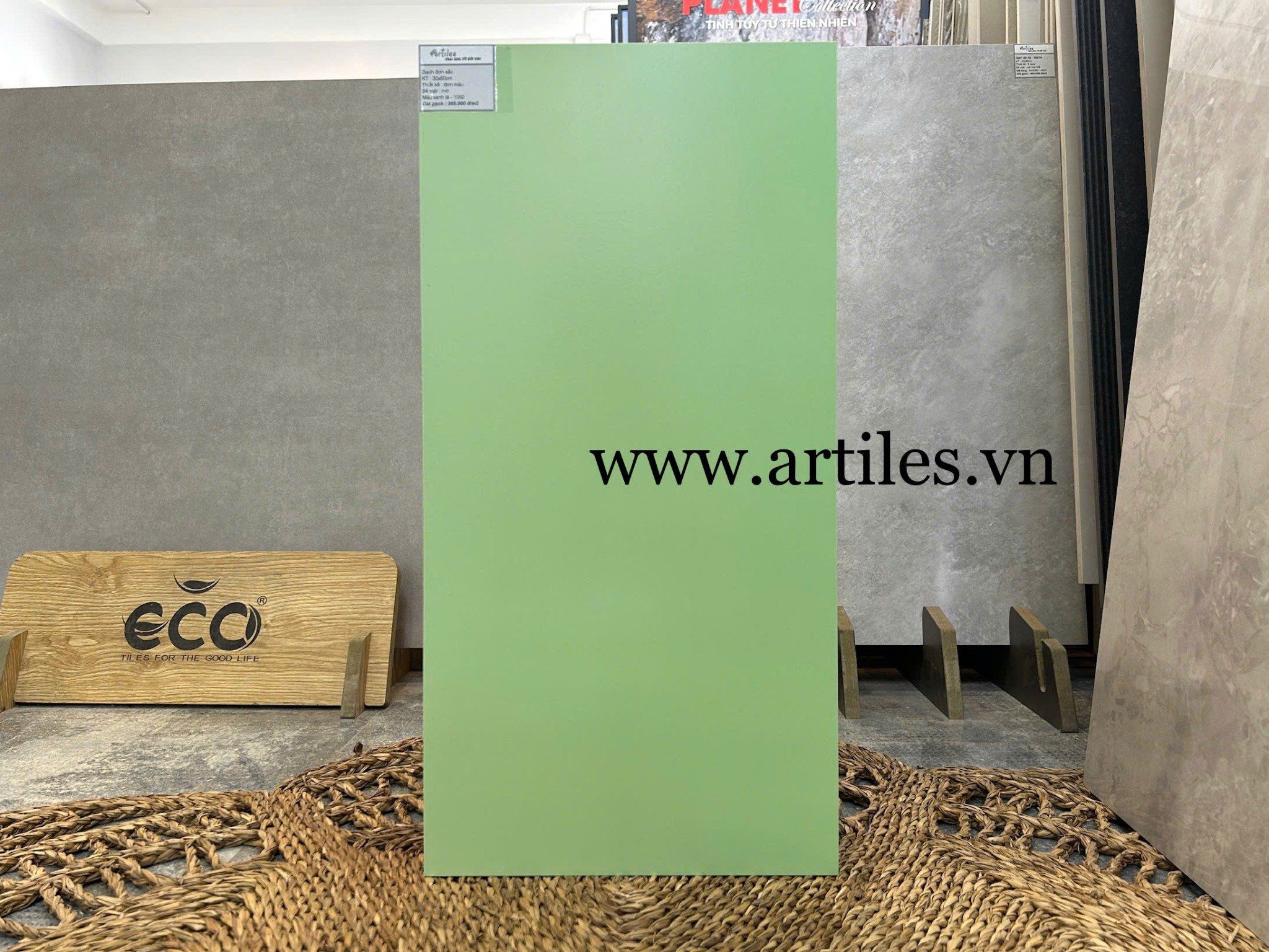 Gạch ốp tường màu xanh lá nhạt
