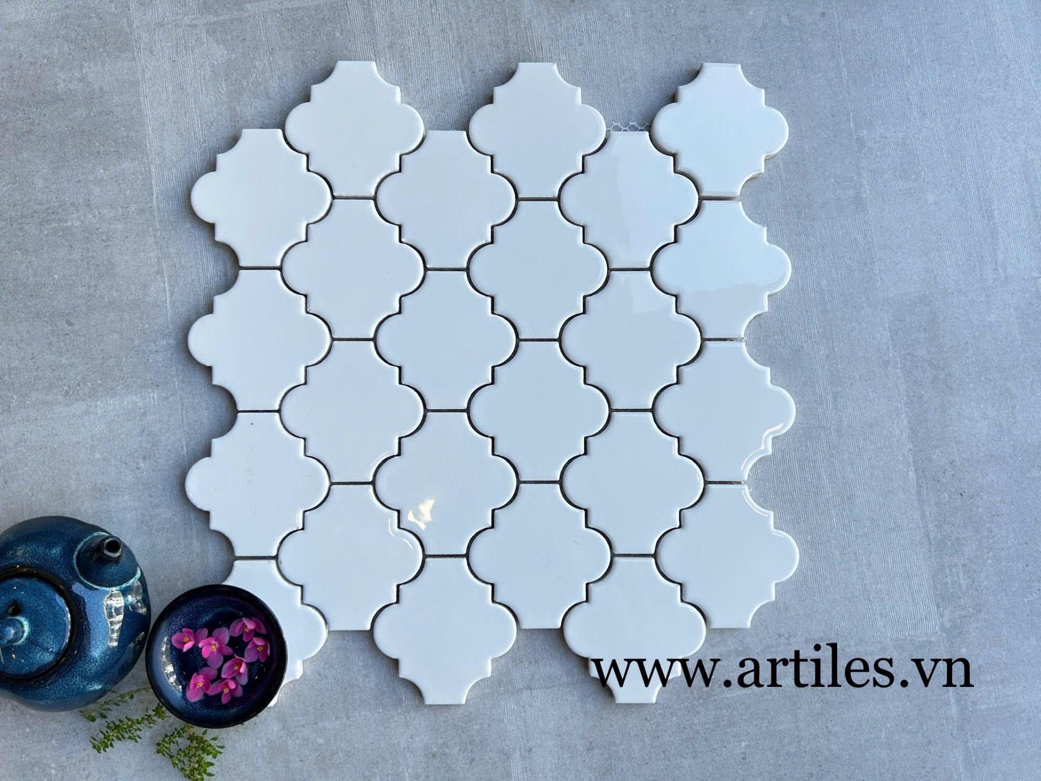 Gạch Mosaic lồng đèn trắng bóng