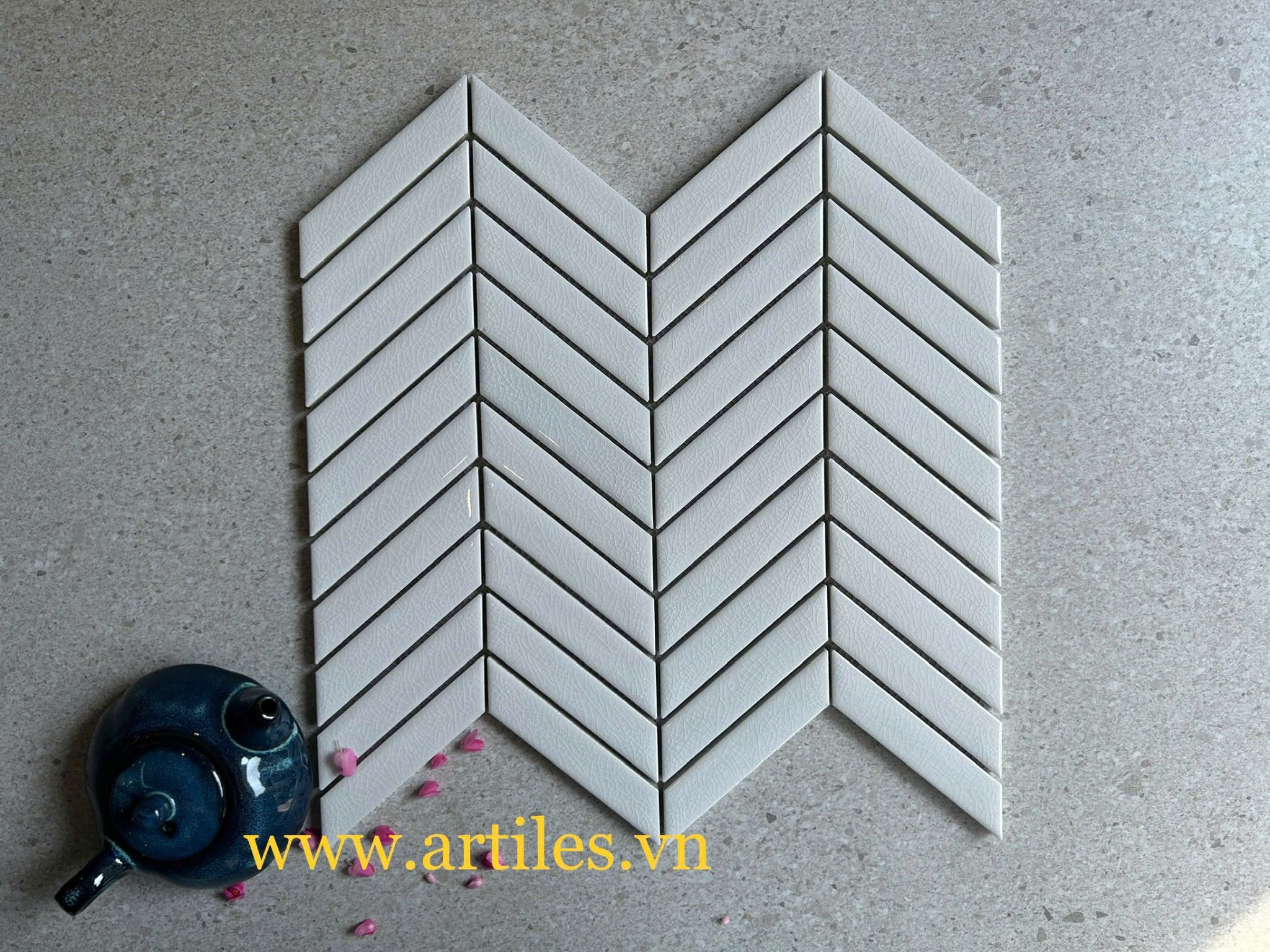 Gạch mosaic xương cá ( mũi tên) trắng bóng