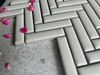 Gạch mosaic xương cá ( mũi tên) trắng bóng