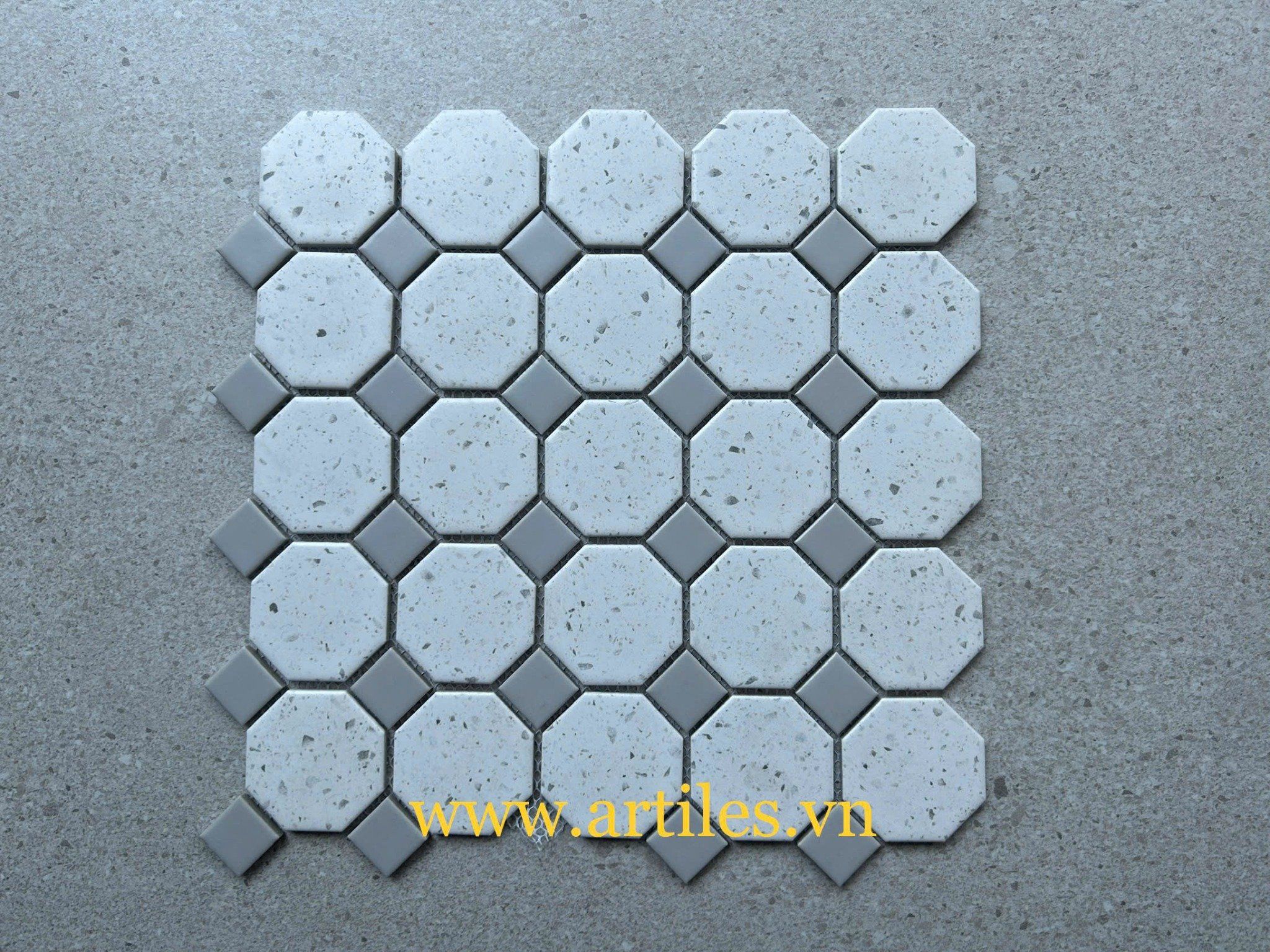 Gạch mosaic Terrazzo ( trứng cút)
