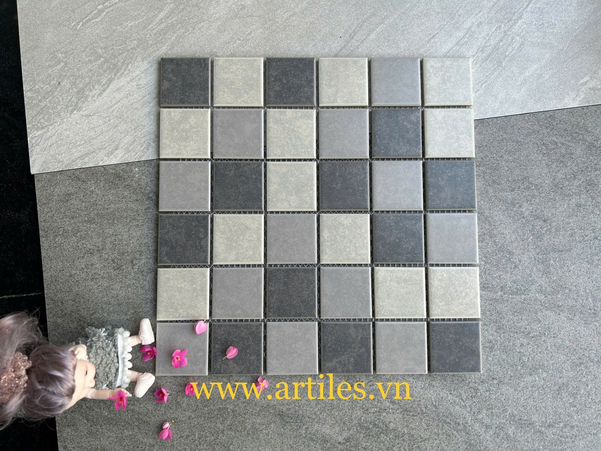 Gạch Mosaic Gốm Sứ Mix Màu Xám ArtM03