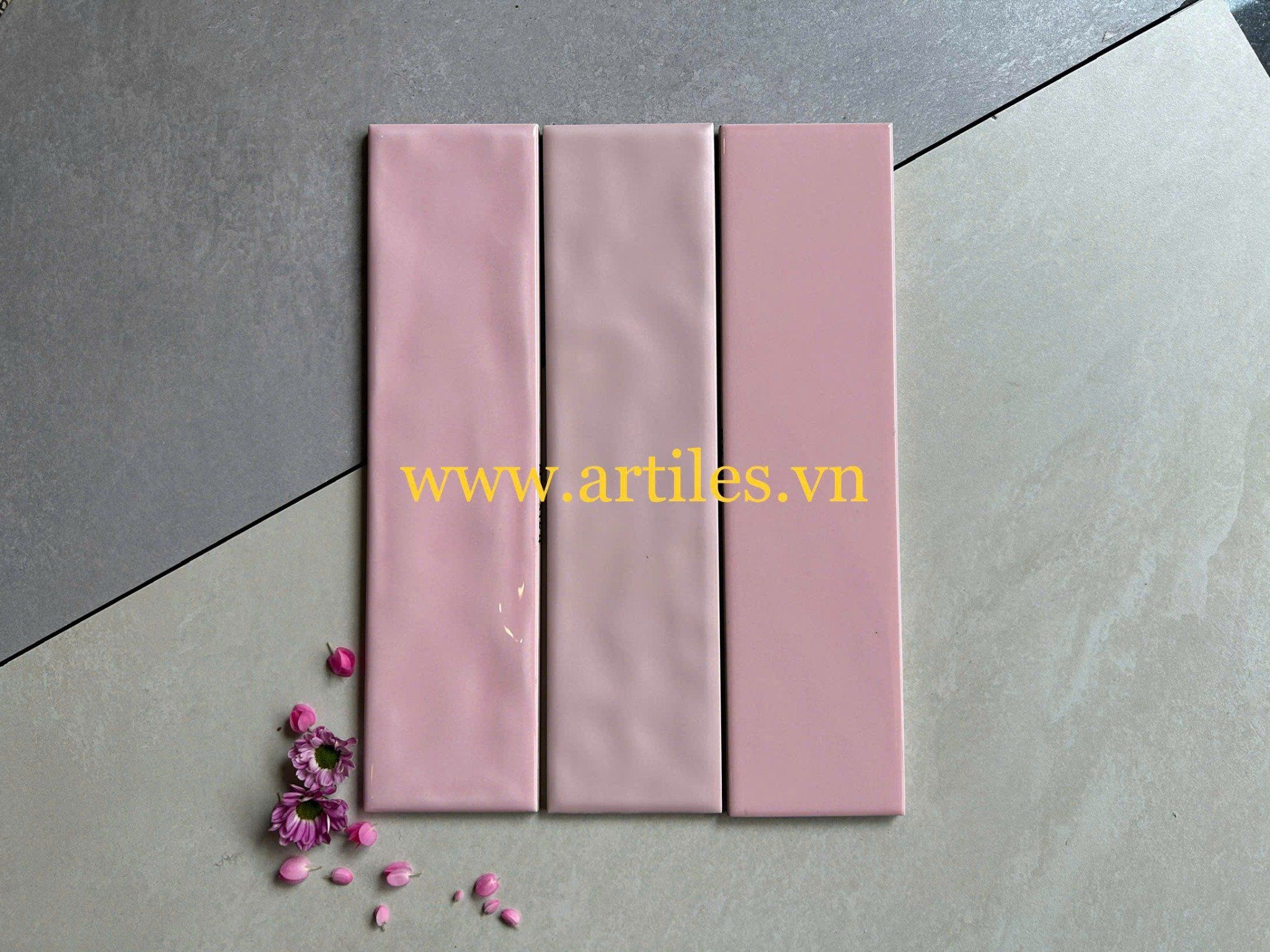 Gạch thẻ màu hồng 75x300mm
