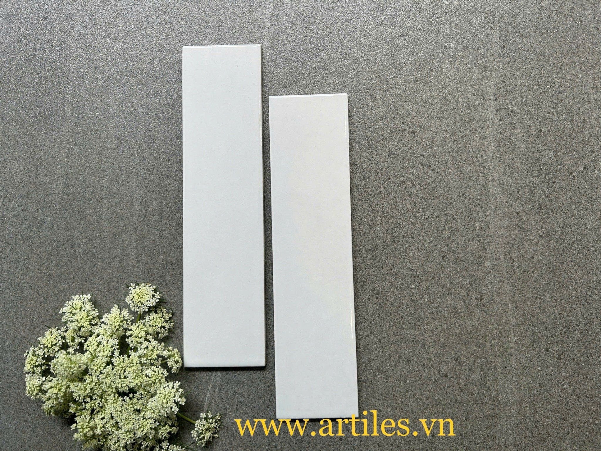 Gạch thẻ 60x240mm màu trắng bóng