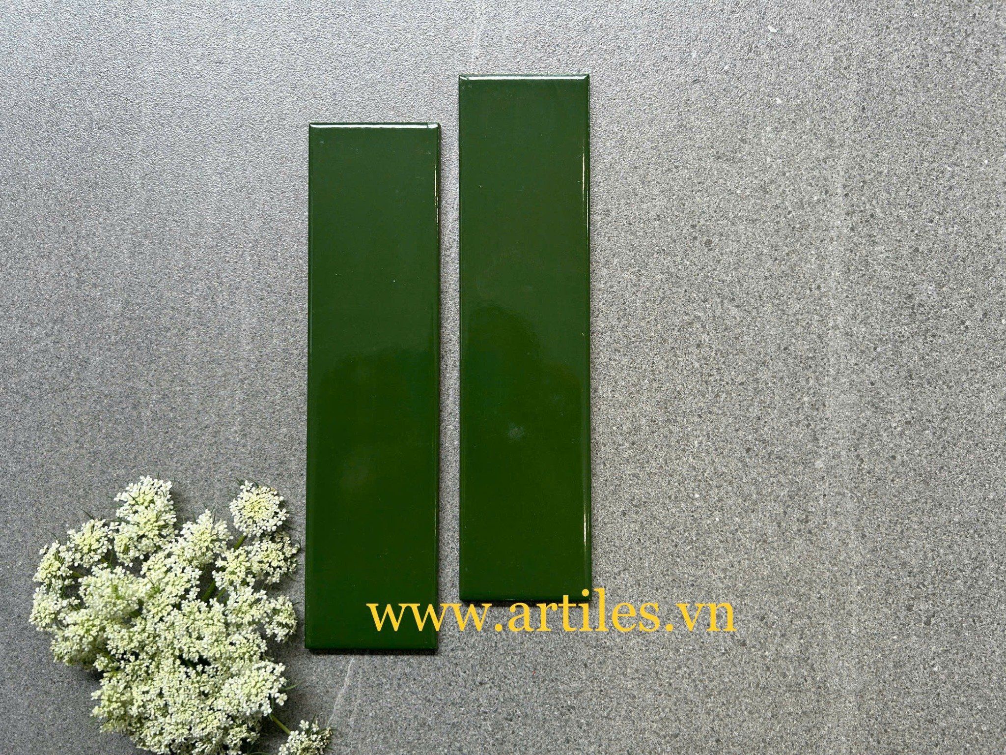 Gạch thẻ 60x240mm màu xanh lá đậm bóng