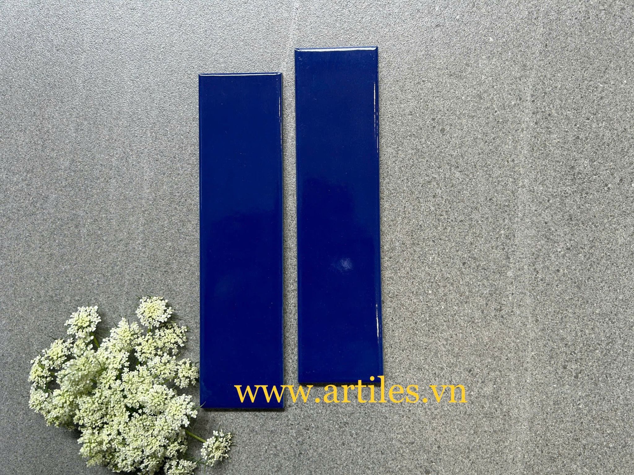Gạch thẻ 60x240mm màu xanh dương đậm bóng