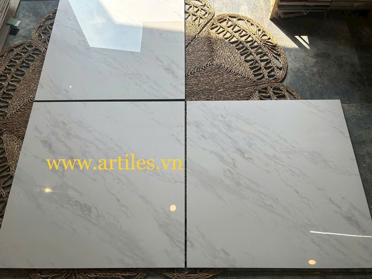 Gạch 80x80cm vân đá Marble Volakas