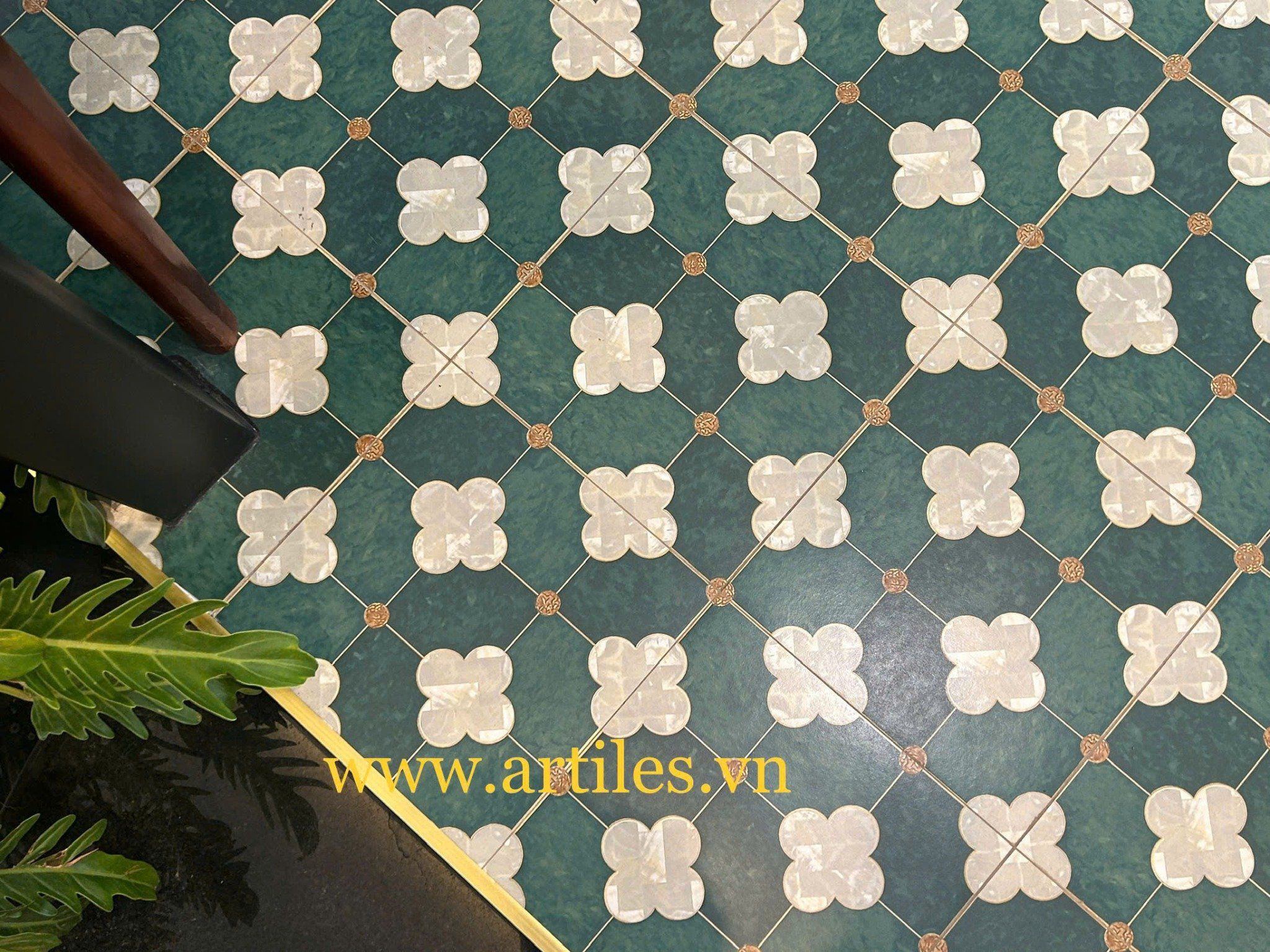 Gạch bông ốp nhà vệ sinh