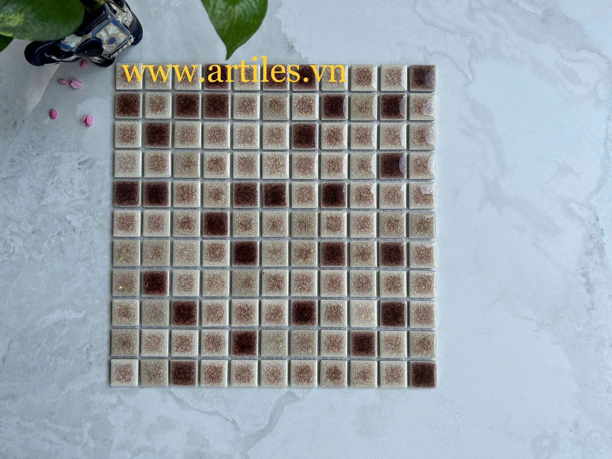 Gạch mosaic gốm men rạn màu vàng nâu Art2586