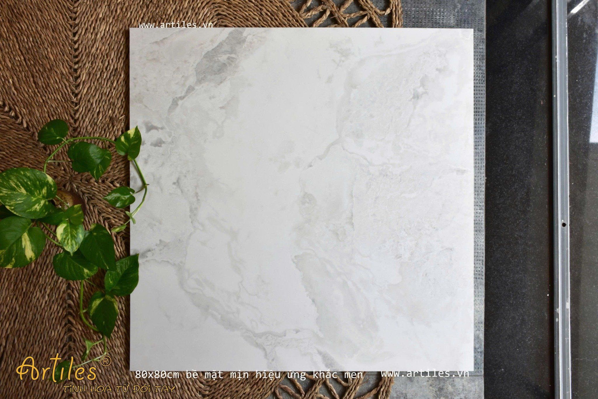Gạch 80x80cm mờ vân đá tự nhiên