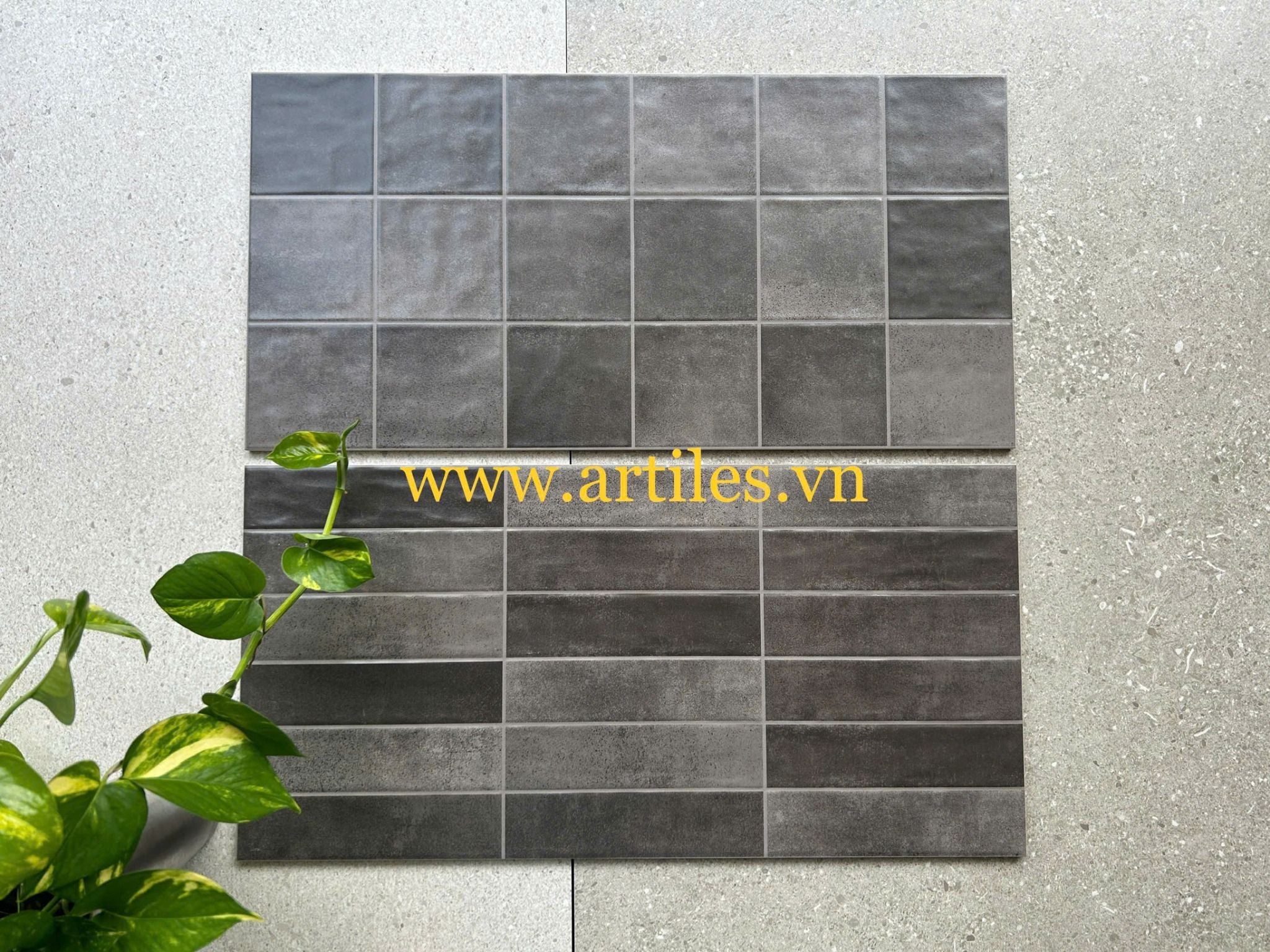 Gạch ốp lát trang trí mix màu xám đen