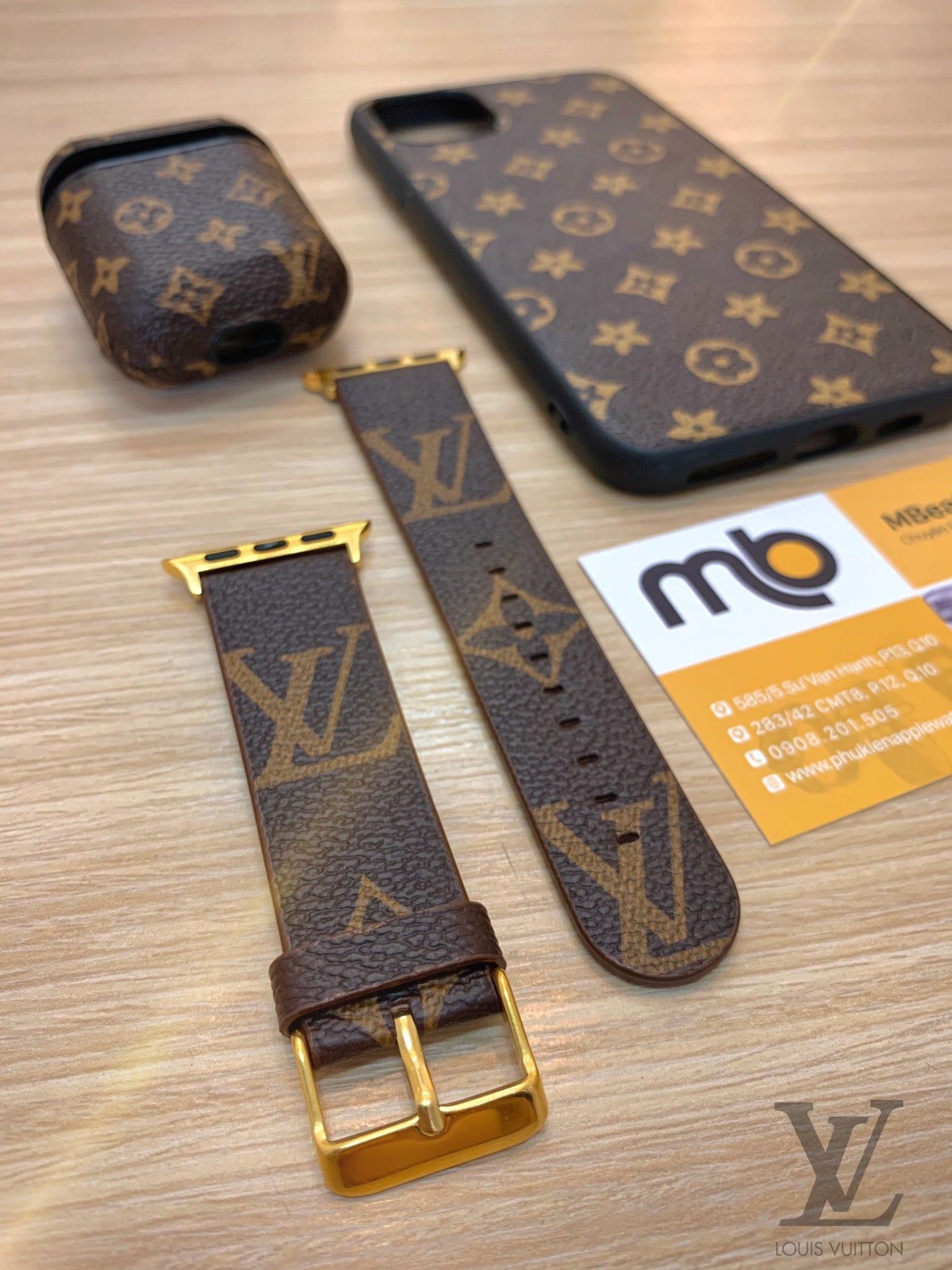 Mono Milanese Apple Watch Band GoldSilver  FLAMED HYPE