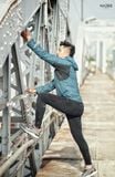 ao-khoac-the-thao-under-armour