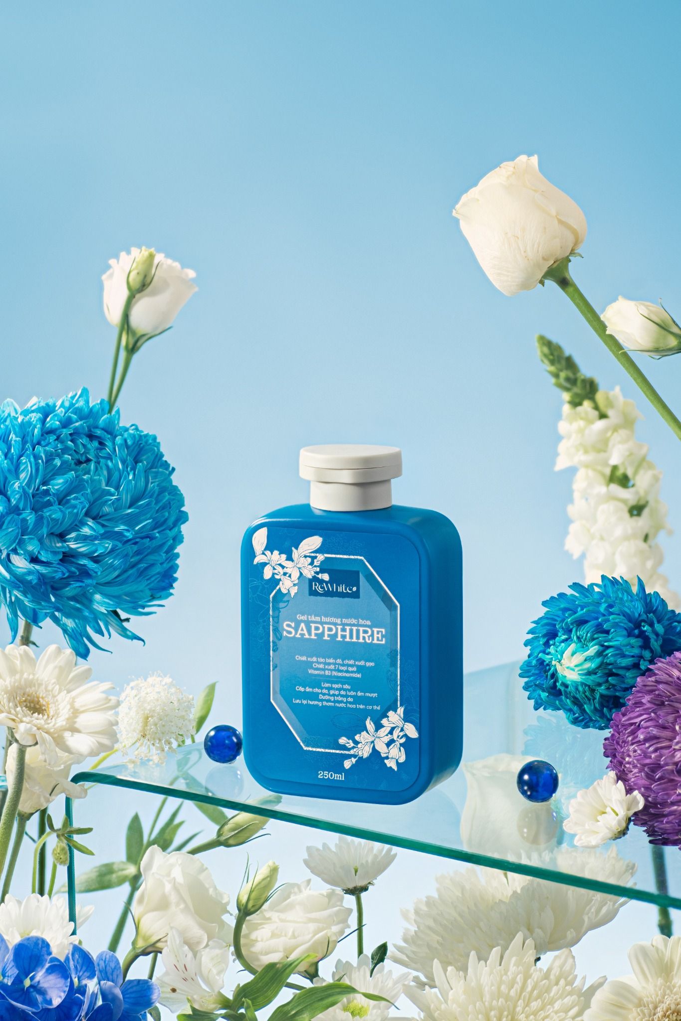 Rewhitez Gel tắm hương nước hoa Sapphire – Làm sạch tối ưu, an toàn với mọi vùng da, kể cả vùng nhạy cảm, hộp 1 lọ 250ml