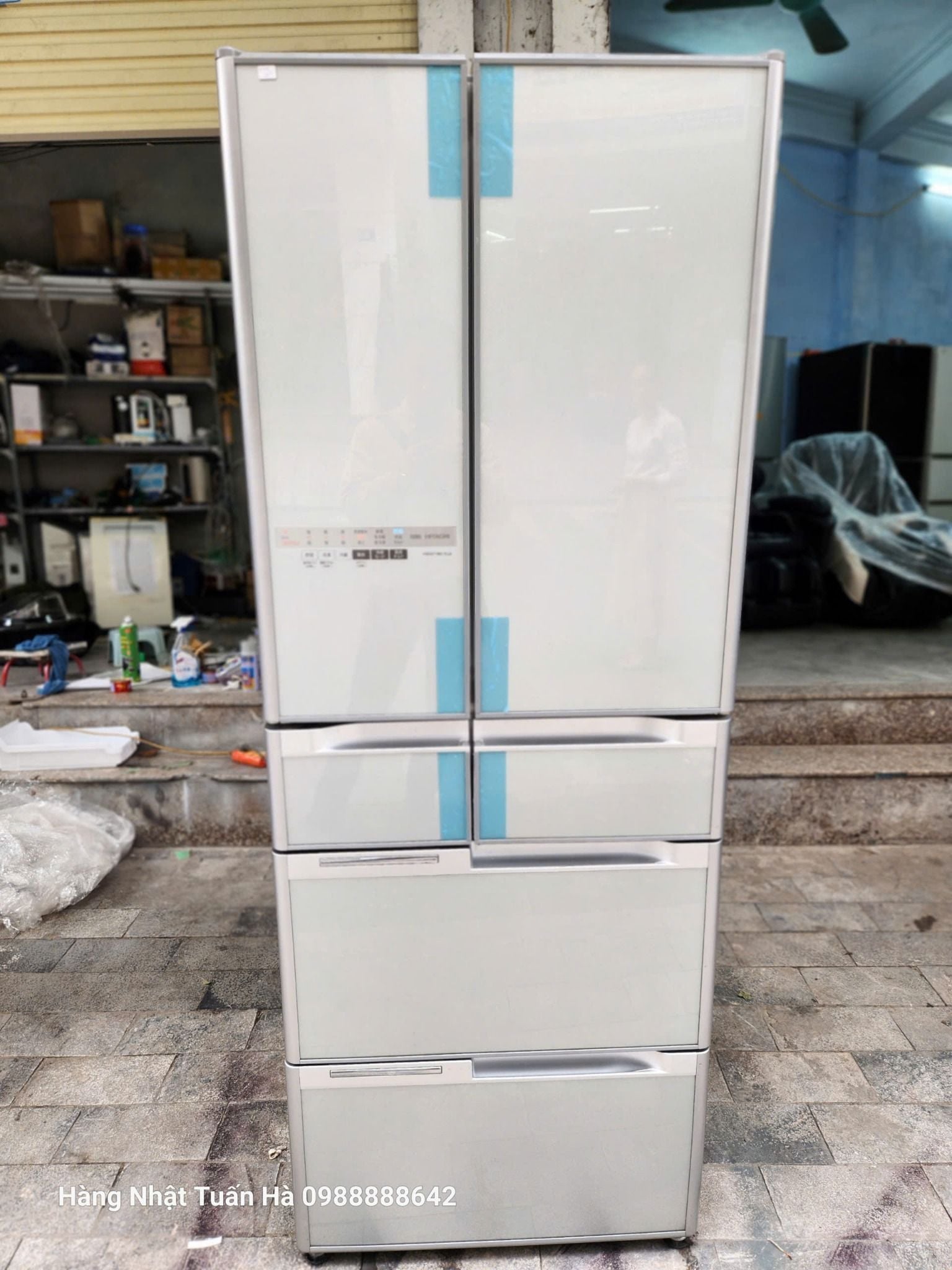 (Used 90%) Tủ lạnh Hitachi mặt gương cảm ứng 570 lít màu xanh ngọc