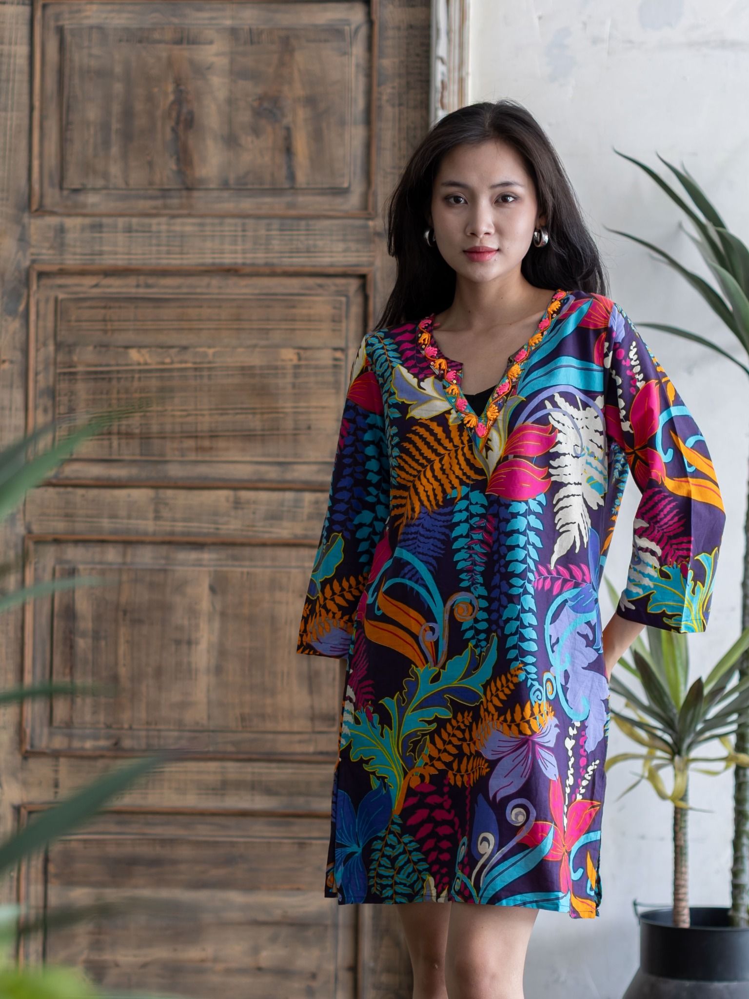 Đầm Thêu Xẻ Tà Cotton Isla Bonita