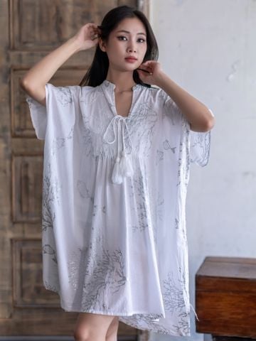  Đầm Cánh Dơi Trắng Vẽ Ánh Bạc Kết Cườm Cotton Isla Bonita 