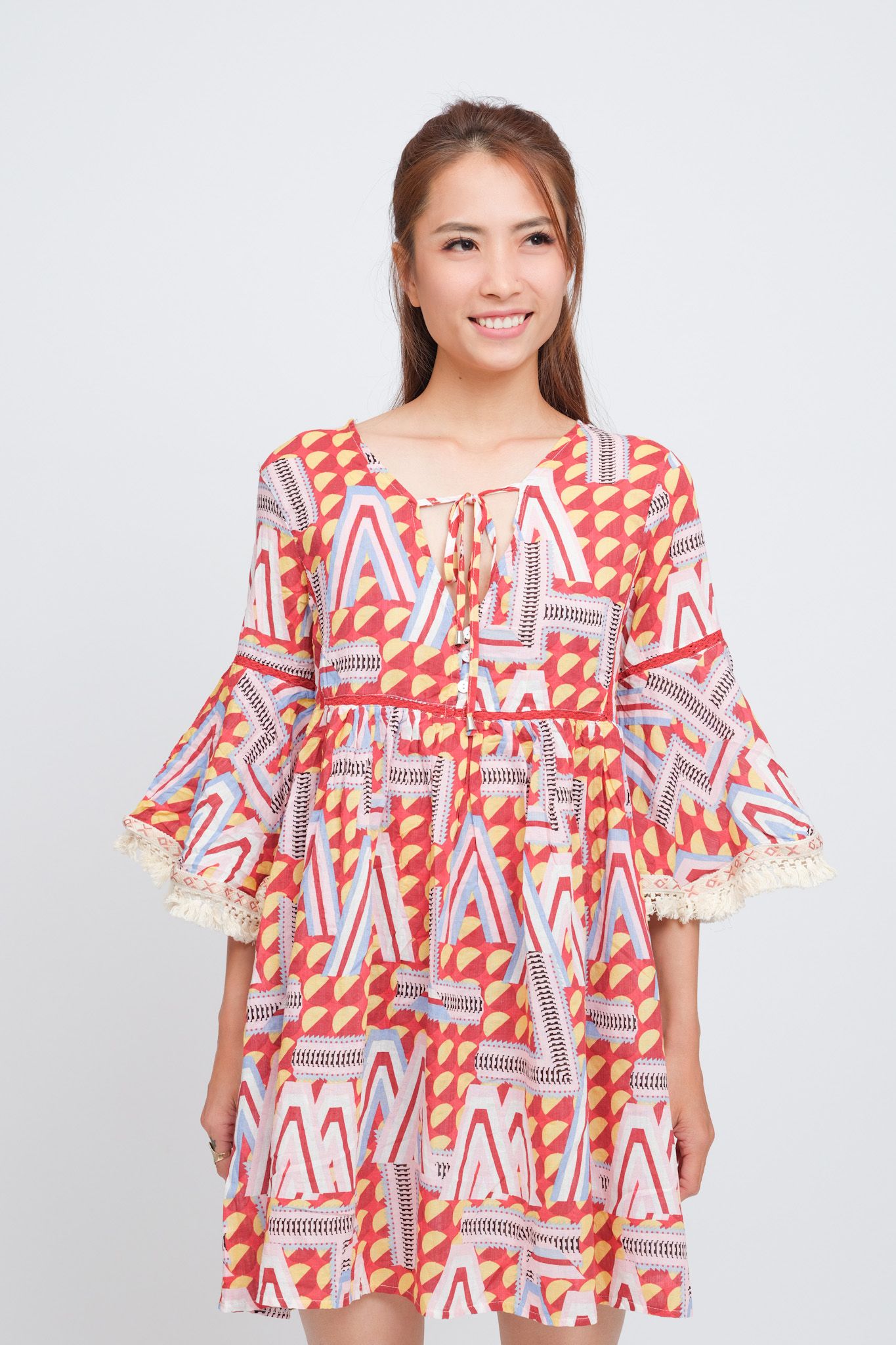 Đầm Cổ V Tay Loe Cotton Luna Llena