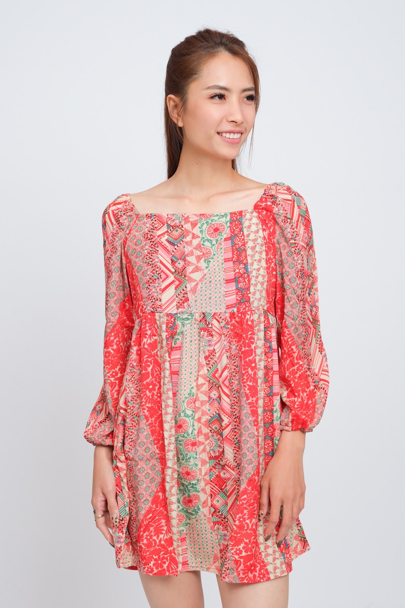 Đầm Cổ Vuông Luna Llena