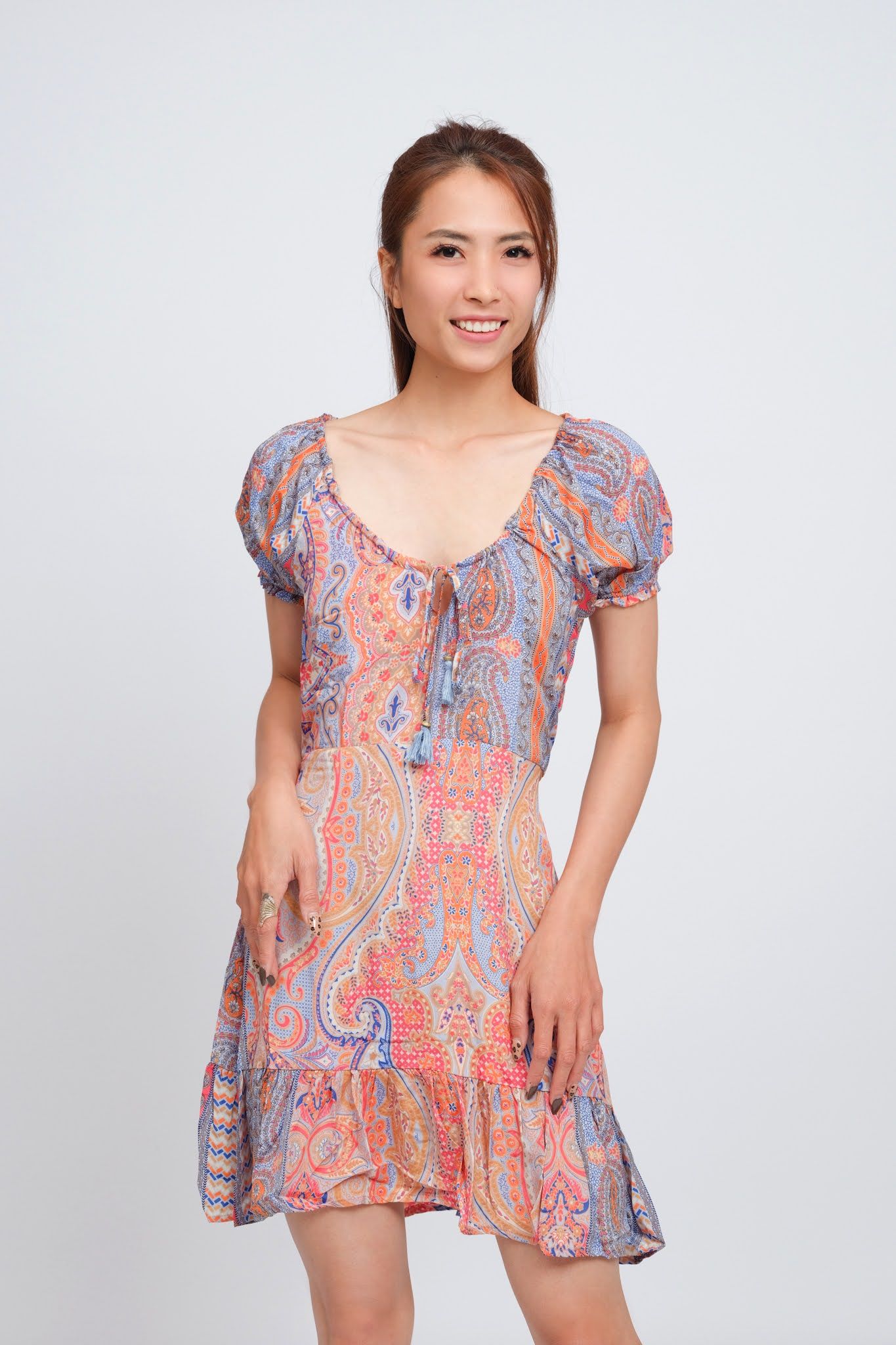 Đầm Suông Xếp Li Luna Llena