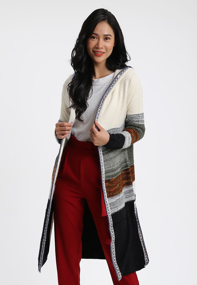 Áo Khoác Len Hoạ Tiết Luna Llena