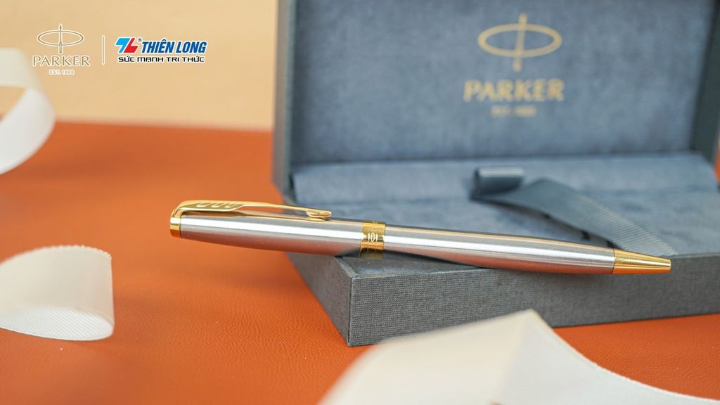 Bút bi cao cấp Parker Sonnet Đ-STAIN Steel GT TB-1950798 Mạ Vàng 18K
