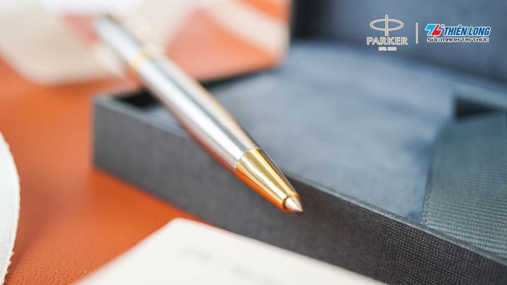 Bút bi cao cấp Parker Sonnet Đ-STAIN Steel GT TB-1950798 Mạ Vàng 18K