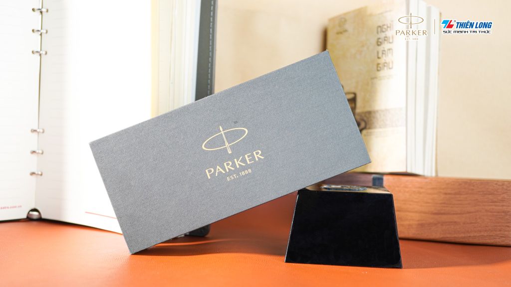 Bút máy cao cấp Parker SON Metal Black GT18k GB-2119784 - Mạ vàng 18K